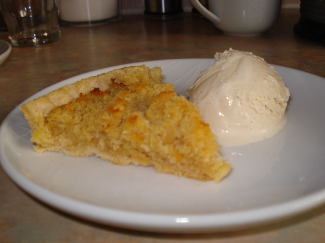 treacle tart with vanilla ice cream