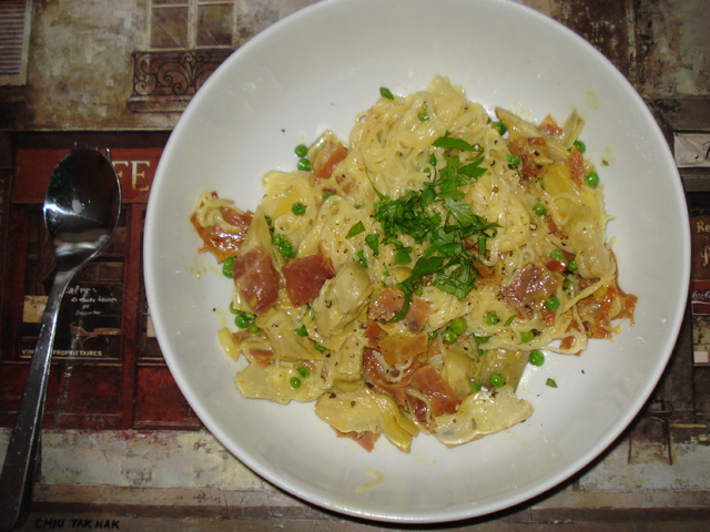 spaghetti with prosciutto and artichoke