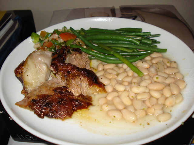 churro lamb with green beans, salsa and white beans