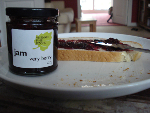 very berry jam with bread
