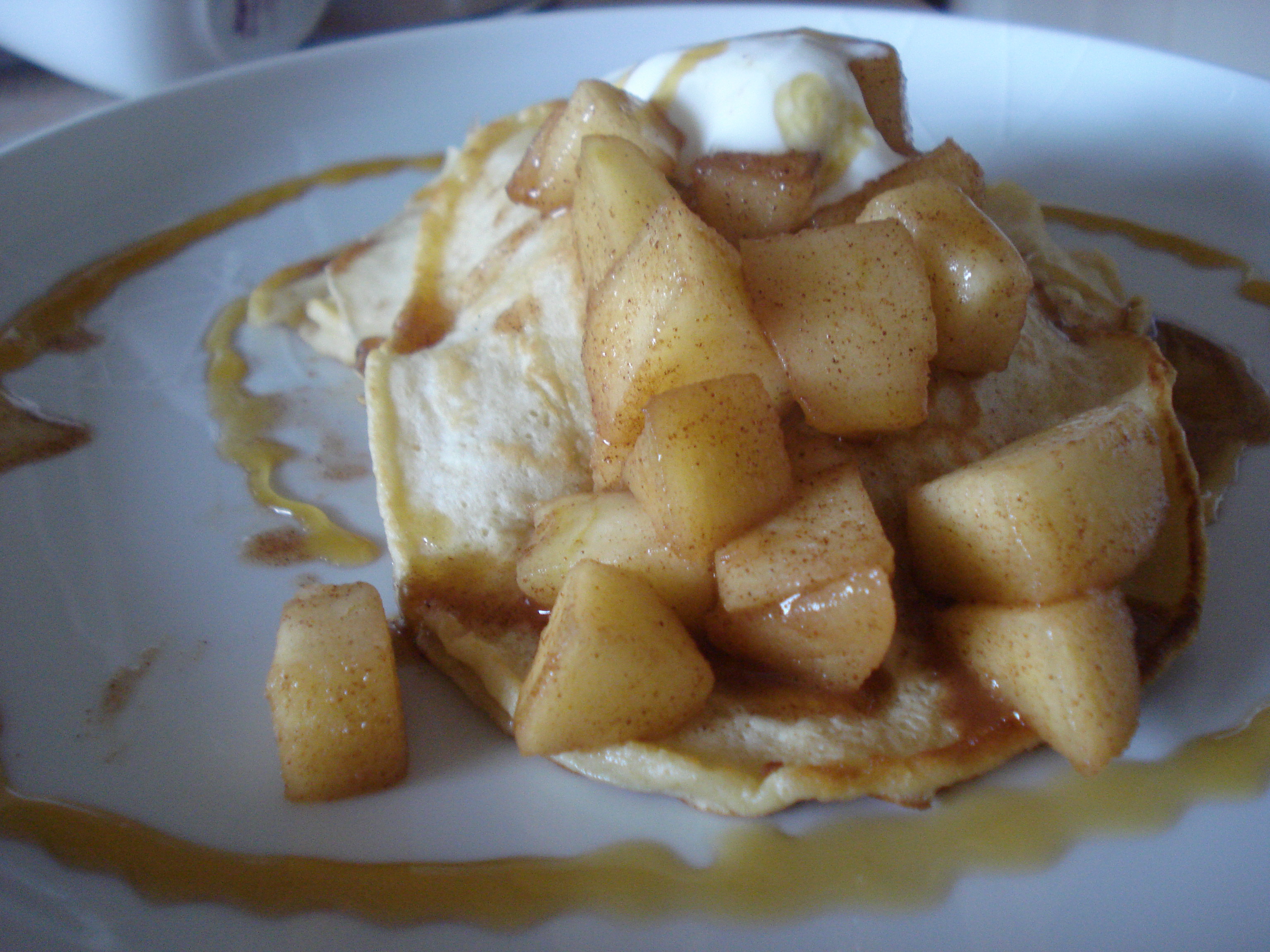 apple pancakes with maple syrup