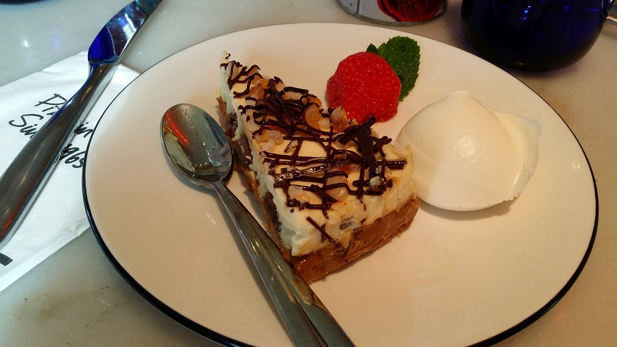 honeycomb cream cheesecake pizza express